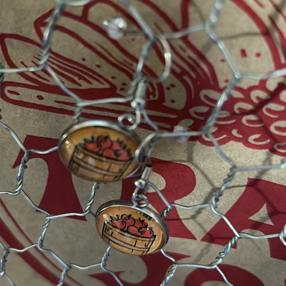 Trader Joe’s earrings 16mm Apple basket - Picture 3 of 3